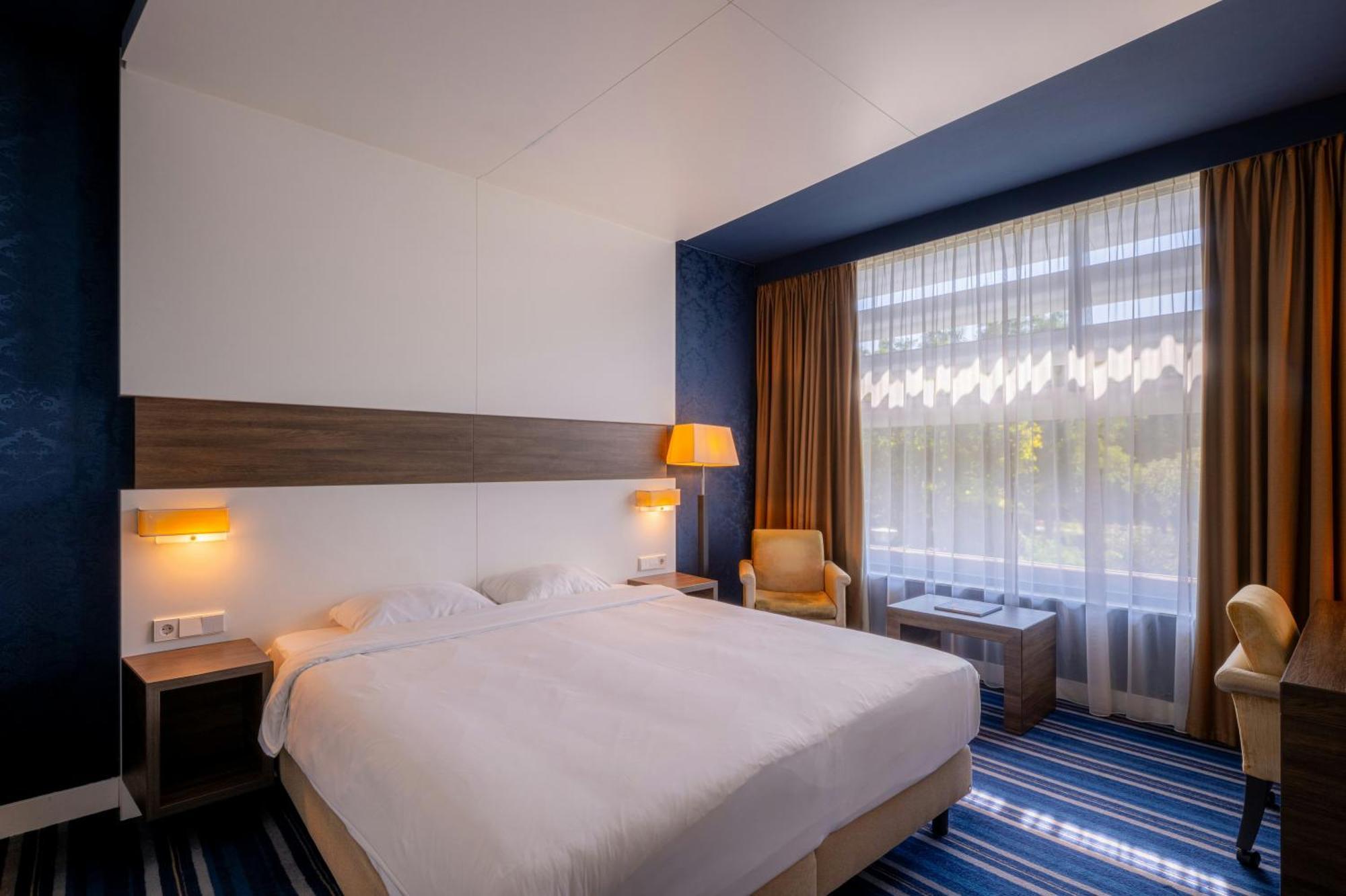 Comfort Room 1 King Bed