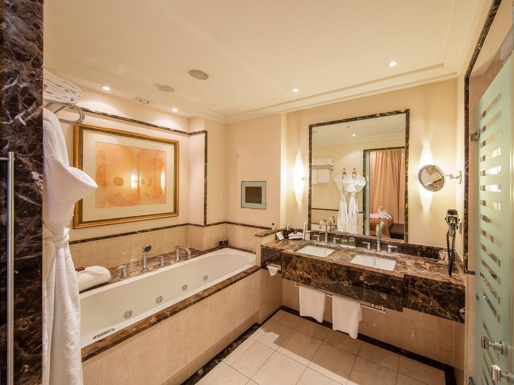 Presidential Suite,323377711:JPEG